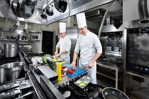 چک لیست اصول ایمنی در آشپزخانه صنعتی 